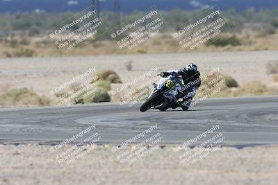 media/Oct-05-2025-CVMA (Sun) [[beeef4f201]]/Race 5-Amateur Supersport Open (Holeshot)/